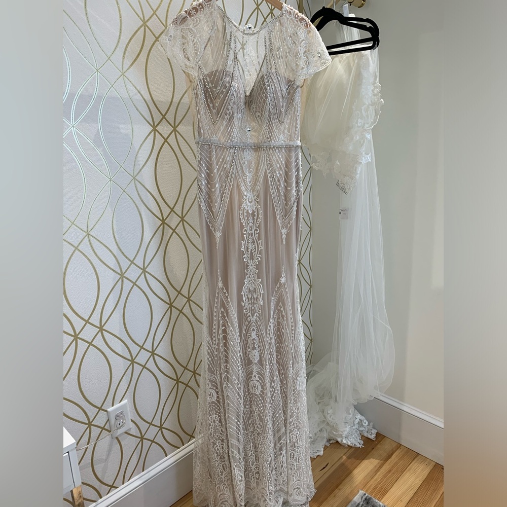 Berta Wedding Dress 16-04 Size 40 - Picture 9 of 16